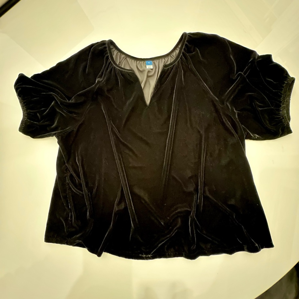 Old Navy black velvet top